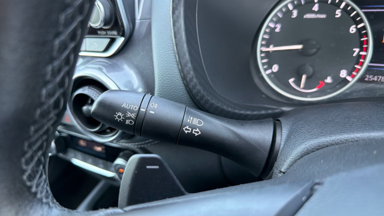 Nissan Juke 1.0 DiG-T 114 N-Connecta 5dr DCT Petrol Hatchback